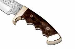 Bora 509 C Black Bear Ceviz Saplı Gravürlü Bıçak